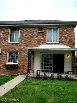 Buy this 3 bed condo on West 14 Mile Road in Royal Oak, MI 48025