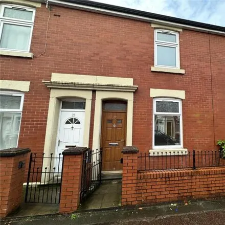 Image 1 - Sandon Street, Blackburn, BB2 2NS, United Kingdom - Townhouse for rent