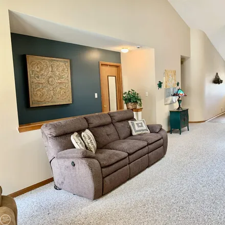 Image 3 - 35311 Kings Forest Boulevard, Cady, Clinton Township, MI 48035, USA - Condo for sale