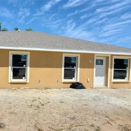 Buy this 12 bed house on 186 West Park Avenue in Lake Wales, FL 33853