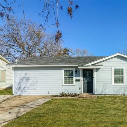 Rent this 3 bed house on 134 Fannin Drive in Euless, TX 76039