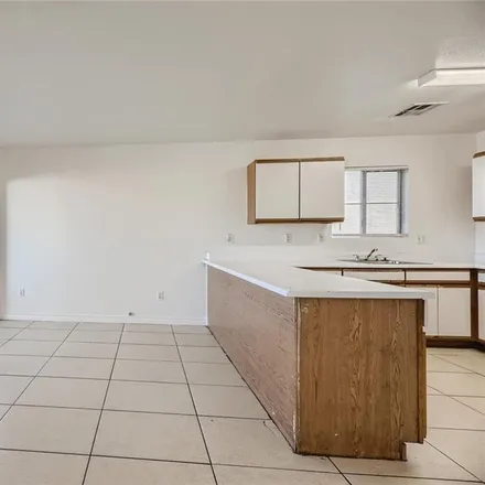 Image 6 - 6989 Appleton Drive, Clark County, NV 89156, USA - Duplex for rent