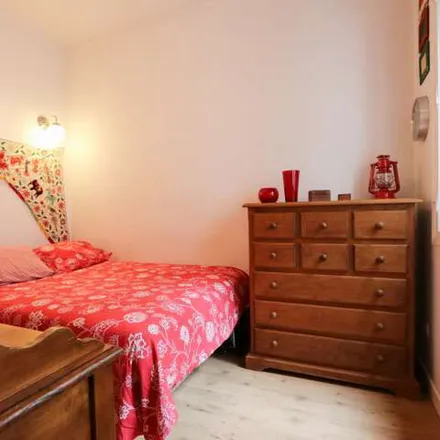 Rent this 2 bed apartment on Madrid in Calle de Argumosa, 37