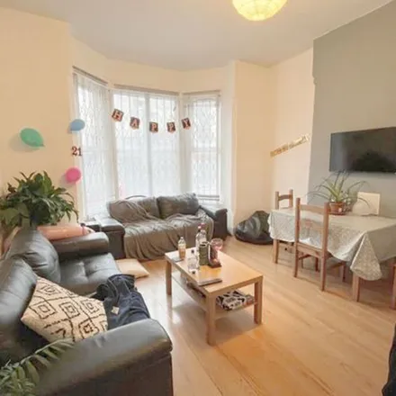 Rent this 7 bed townhouse on 71 Bentinck Road in Nottingham, NG7 4AG
