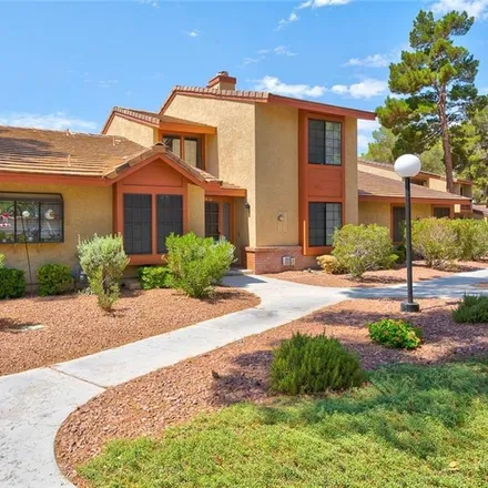 Image 2 - 2416 Pickwick Drive, Henderson, NV 89014, USA - Townhouse for sale