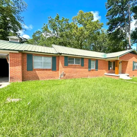 Buy this 3 bed house on 799 Brookwood Drive in Brookhaven, MS 39601
