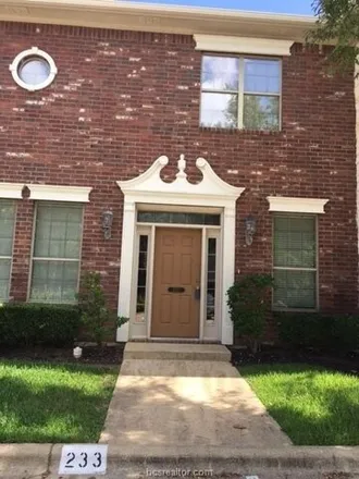 Rent this 3 bed condo on Gateway Shopping Center in Forest Drive, College Station