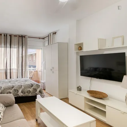 Image 2 - Carrer de Joan Gamper, 22, 08014 Barcelona, Spain - Apartment for rent
