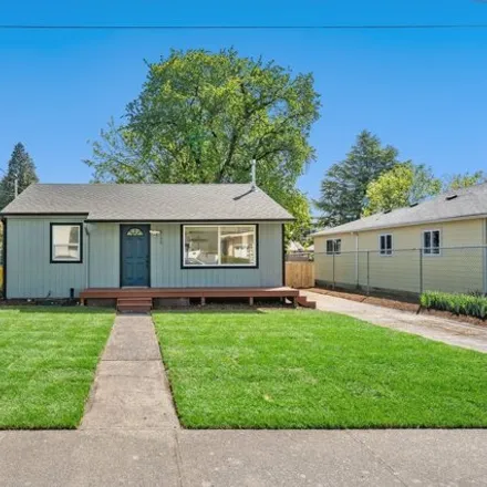 Buy this 2 bed house on 6530 Southeast 89th Avenue in Portland, OR 97266