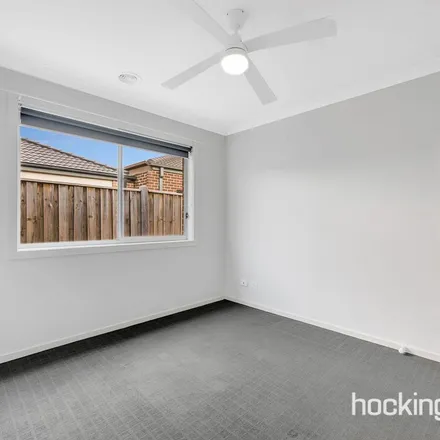 Image 1 - 19 Hollington Drive, Mickleham VIC 3064, Australia - Apartment for rent
