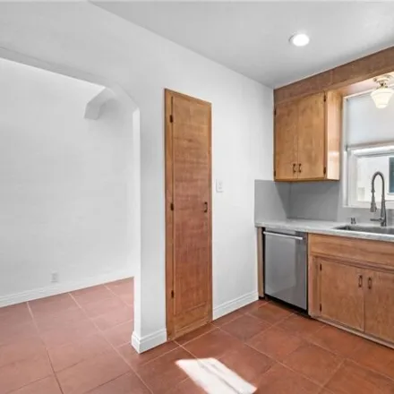 Image 8 - 991 West Elberon Avenue, Los Angeles, CA 90731, USA - House for sale