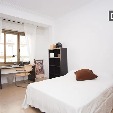 Rent this 6 bed room on Carrer de Roger de Llúria in 08001 Barcelona, Spain