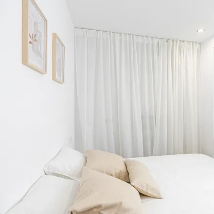 Rent this 2 bed apartment on Ultramarins Salatiel in Carrer de Pizarro, 11