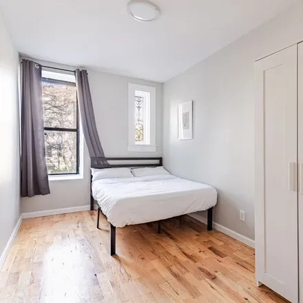 Rent this 4 bed room on 362 Parkside Avenue