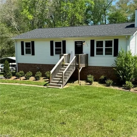 Buy this 3 bed house on 506 Turkey Hill Drive in King, NC 27021