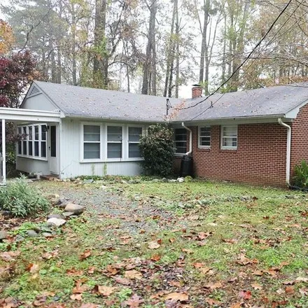 Rent this 3 bed house on 29 N Circle Dr in Chapel Hill, North Carolina