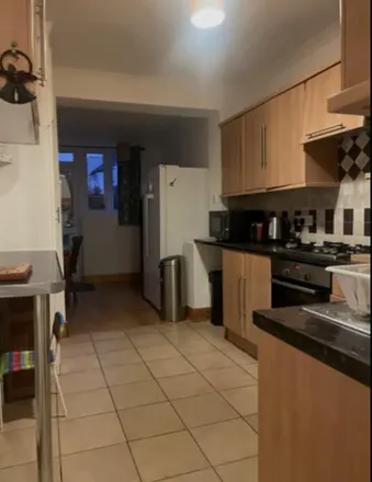Rent this 8 bed house on Southern Avenue in London, SE25 4BT