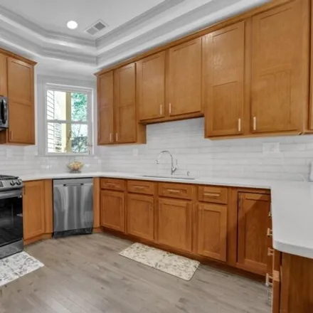 Image 3 - 102 9th Street Southeast, Washington, DC 20003, USA - Townhouse for sale