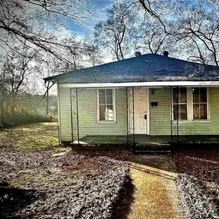 Buy this 2 bed house on 201 Minniehaha Street in Florence, AL 35630