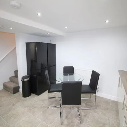 Rent this 5 bed apartment on Rosemont Avenue in Pudsey, LS13 3PX