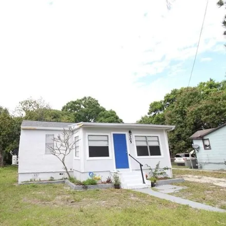 Rent this 3 bed house on 305 North 13th Street in Fort Pierce, FL 34950