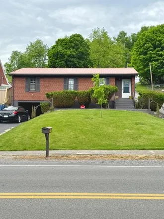 Buy this 3 bed house on 127 Clinch Avenue in Tazewell, VA 24630