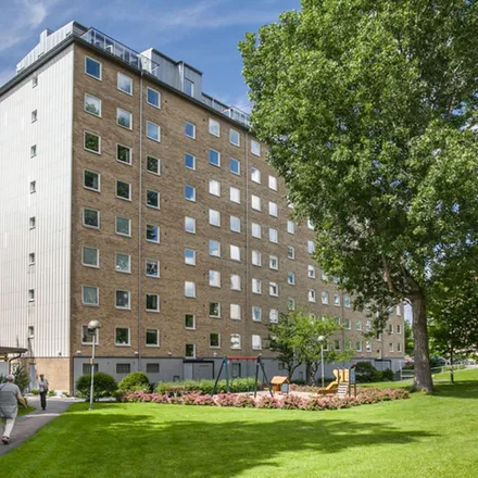Rent this 3 bed apartment on Skäpplandsgatan 3 in 414 79 Gothenburg, Sweden