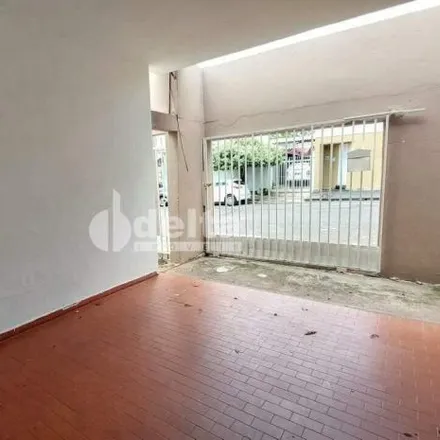 Rent this 3 bed house on Avenida Belarmino Cotta Pacheco 287 in Segismundo Pereira, Uberlândia - MG