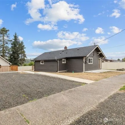 Buy this studio house on 3602 E T St in Tacoma, Washington