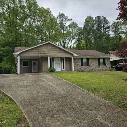 Rent this 3 bed house on 2682 Elm Drive in Meridian, MS 39307