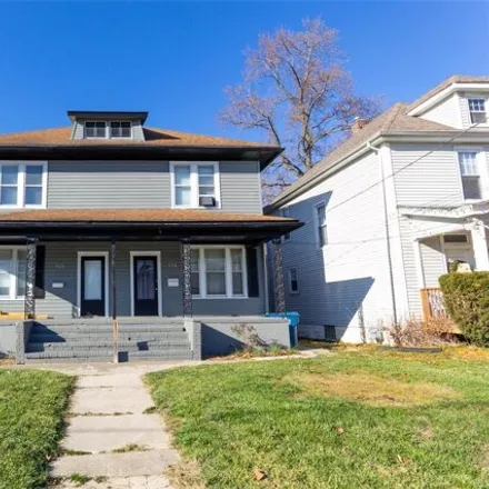 Buy this 6 bed house on 972 Washington Avenue in Alton, IL 62002
