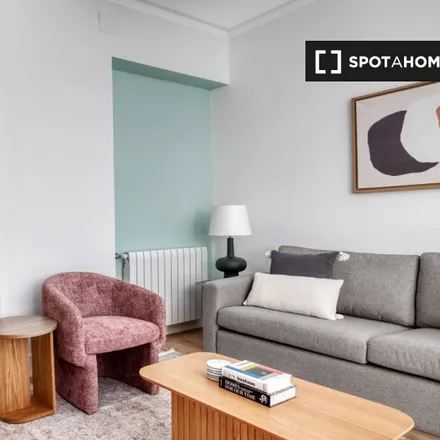 Rent this 2 bed apartment on Madrid in Calle de Manuel González Longoria, 3