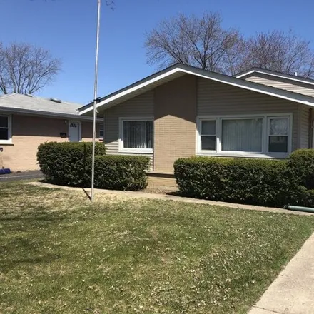 Rent this 3 bed house on 1169 South Walnut Avenue in Arlington Heights, IL 60005