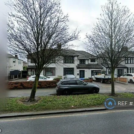 Rent this 5 bed duplex on Queens Drive in Liverpool, L15 6YB