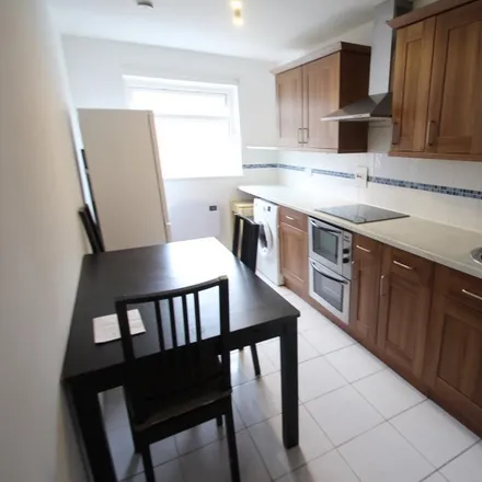 Image 5 - Arden Place, Luton, LU2 7YE, United Kingdom - Apartment for rent