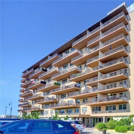 Buy this studio apartment on 25 Neptune Boulevard in City of Long Beach, NY 11561