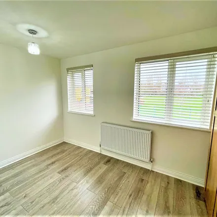Rent this 3 bed apartment on Woodside Primary School in Morland Road, London