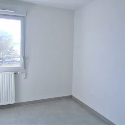 Rent this 3 bed apartment on 8 Impasse François Ayral in 31200 Toulouse, France