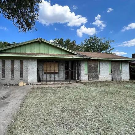 Buy this 3 bed house on 6532 Strawberry Trail in Dallas, TX 75241
