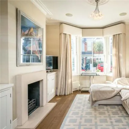 Image 6 - 37 White Hart Lane, London, SW13 0PU, United Kingdom - Townhouse for sale