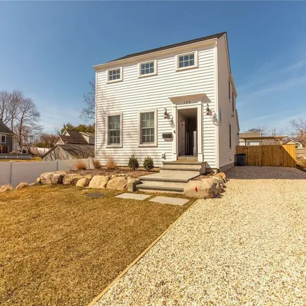 Rent this 5 bed apartment on 338 Bridge Street in Village of Greenport, Southold
