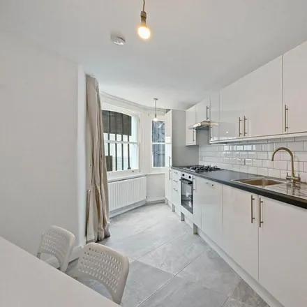 Image 7 - Battersea Park Station, Queenstown Road, London, SW8 4LH, United Kingdom - House for rent
