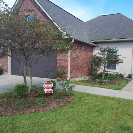 Rent this 3 bed house on 8510 Arabella Avenue in Bayou Fountain, East Baton Rouge Parish