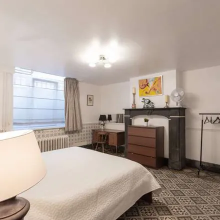 Rent this 2 bed apartment on Place Loix - Loixplein 16 in 1060 Saint-Gilles - Sint-Gillis, Belgium