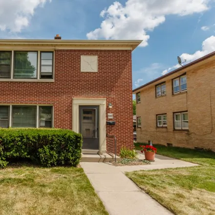 Rent this 2 bed apartment on 2726 N Wauwatosa Ave,