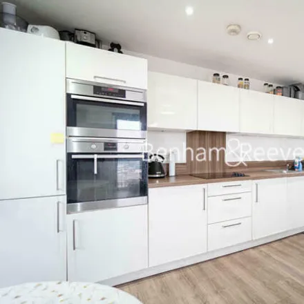 Image 1 - Parkside Court, 15 Booth Road, London, E16 2FX, United Kingdom - Room for rent