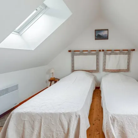 Rent this 2 bed house on Paimpol in 22 Avenue Général de Gaulle, 22500 Paimpol