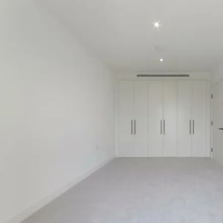 Image 9 - 16 Starboard Way, London, E16 2PF, United Kingdom - Room for rent