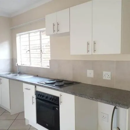 Image 2 - unnamed road, Chief Albert Luthuli Park, Gauteng, 1520, South Africa - Apartment for rent