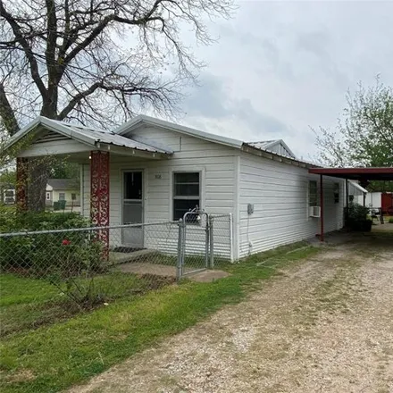 Image 3 - 910 Southeast 9th Street, Mineral Wells, TX 76067, USA - House for sale